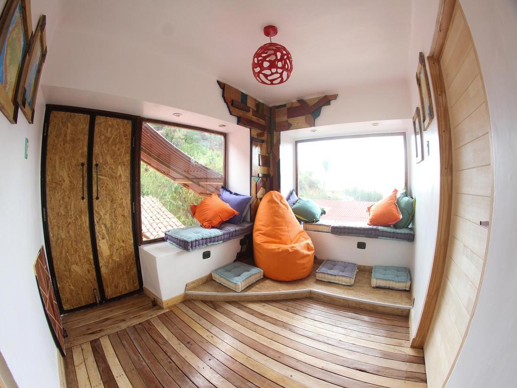 Bed in 8-Bed Mixed Dormitory Room (Blue Room)